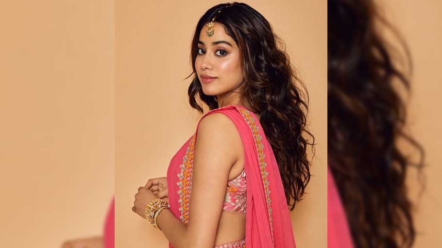 Janhvi reveals she once escaped the paparazzi!