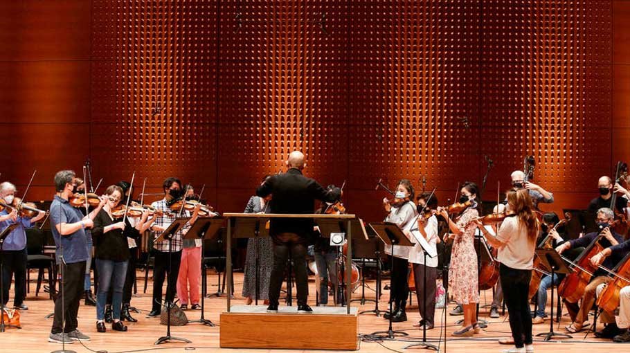 NY Philharmonic marks 'homecoming' after pandemic  cancellations