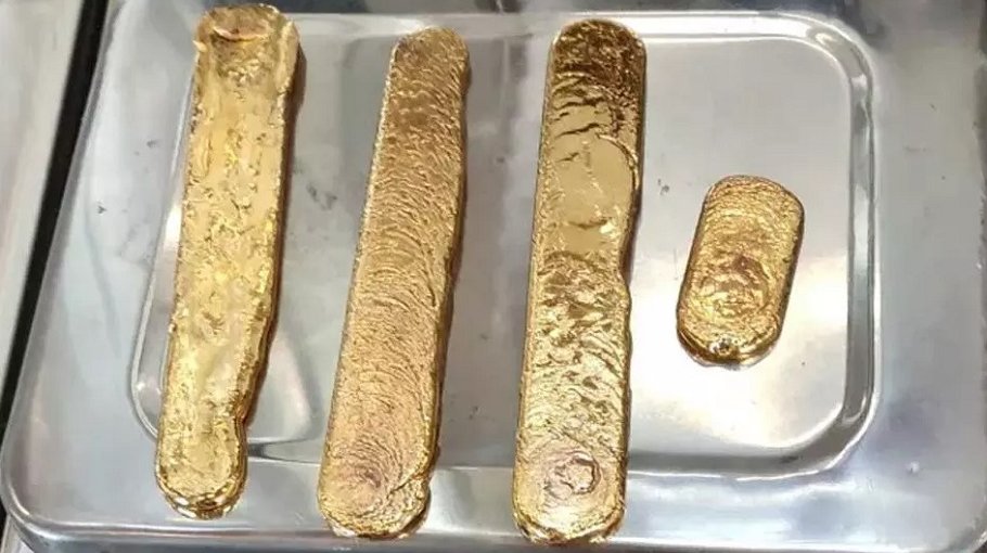Two held with four kg gold paste