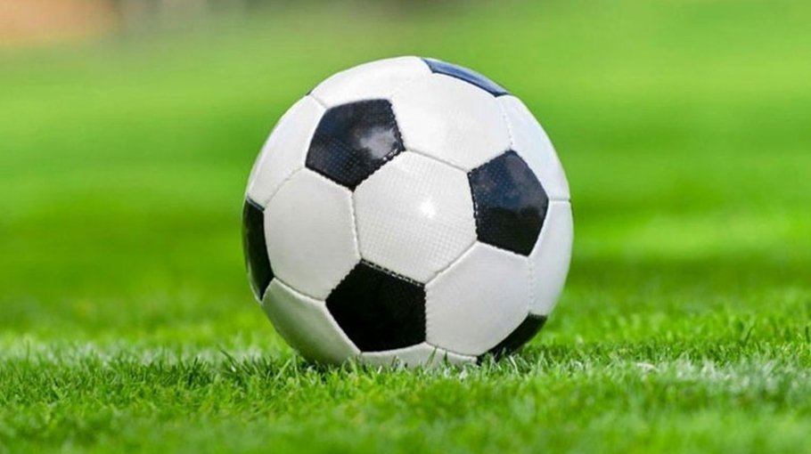 National football team return home