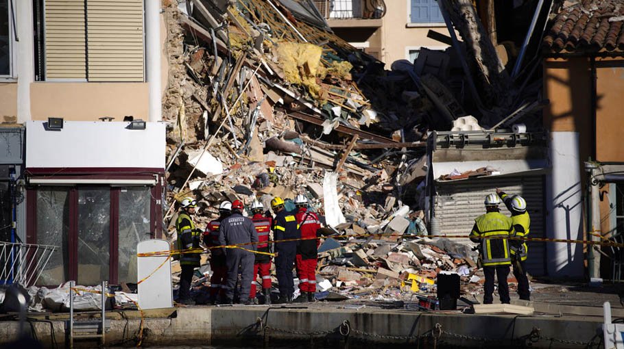 Blast levels French bldg; at least 1 dead, toddler found alive
