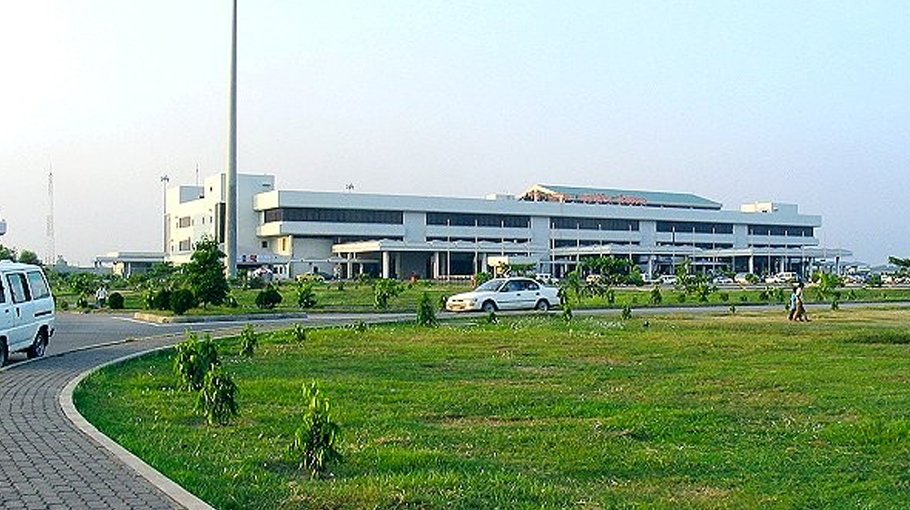 Corona RTPCR   test starts at   Ctg Airport   on Jan 1