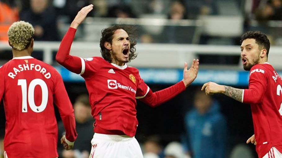 Cavani rescues United in Newcastle draw