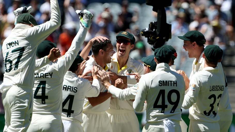 Aussies retain Ashes after crushing England