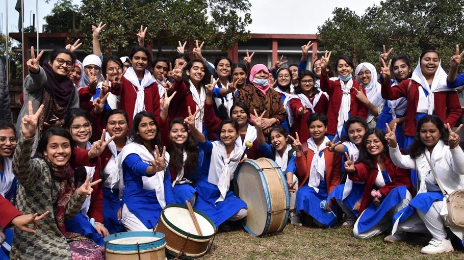 Girls outperform boys in Rajshahi SSC