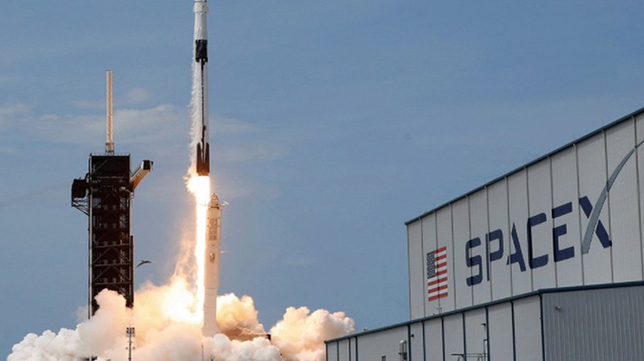 SpaceX rocket successfully launches US spy satellite