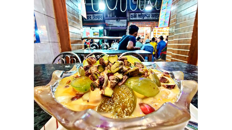 Restaurant owners demand cut in  VAT to 3pc