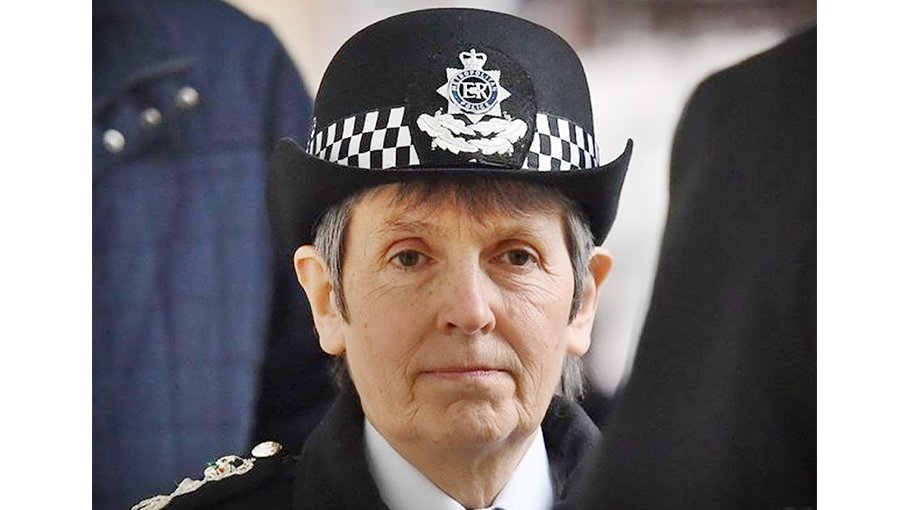 London police chief quits after slew  of scandals
