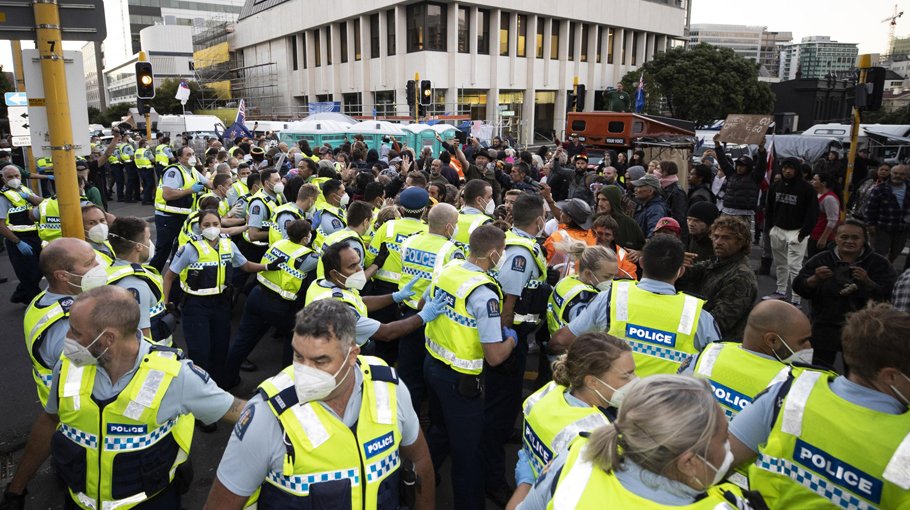 More protesters expected at thinning NZ blockade