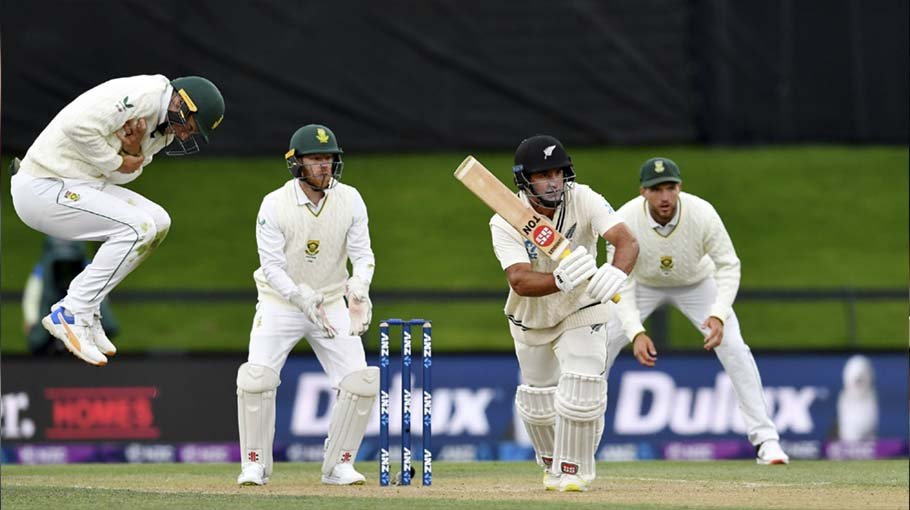 Grandhomme rallies Kiwis as SA dominate