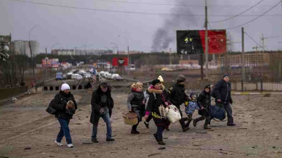 Civilians flee Ukrainian city as 1 safe corridor opens
