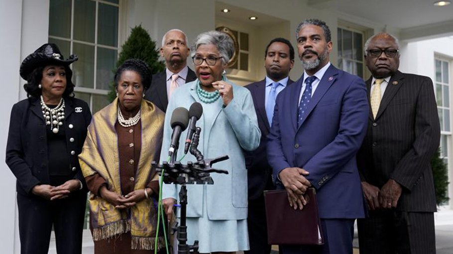 Agenda languishing, Democrats press Biden to go it alone