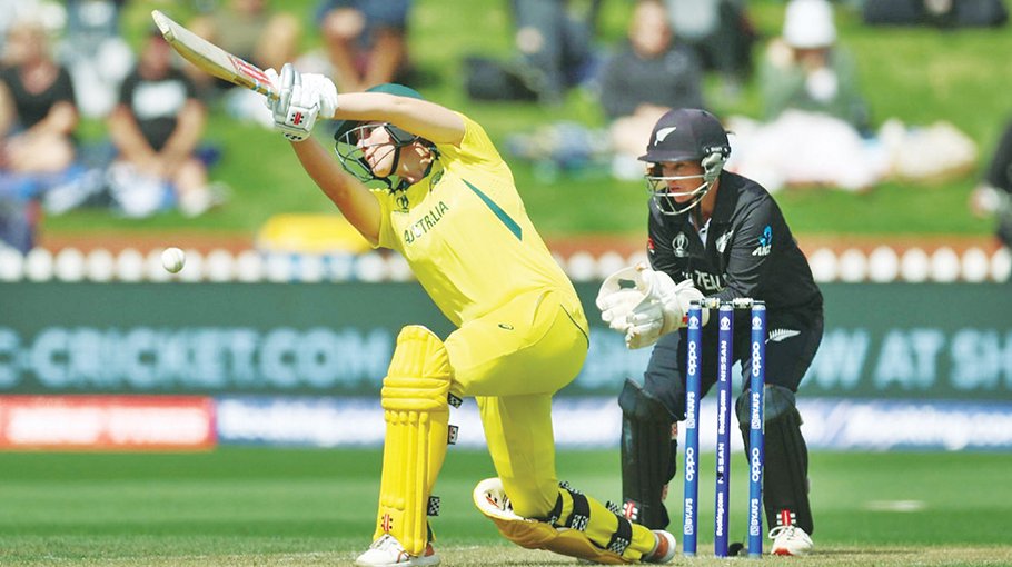 Australia trounce Kiwis to fire WC warning