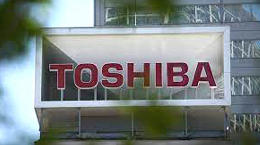 Toshiba shareholders reject spin-off plan in key vote