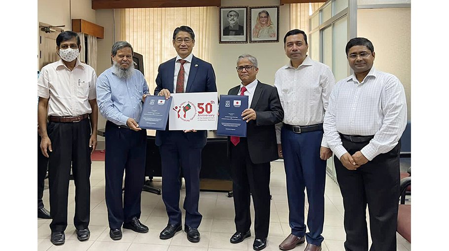 DU inks grant contract with Japan Embassy 