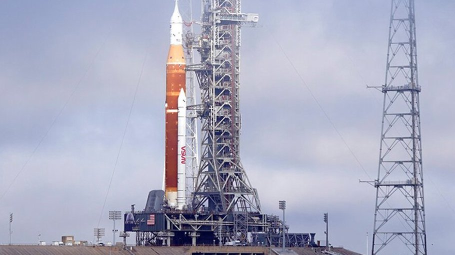 NASA begins critical final test on mega Moon rocket