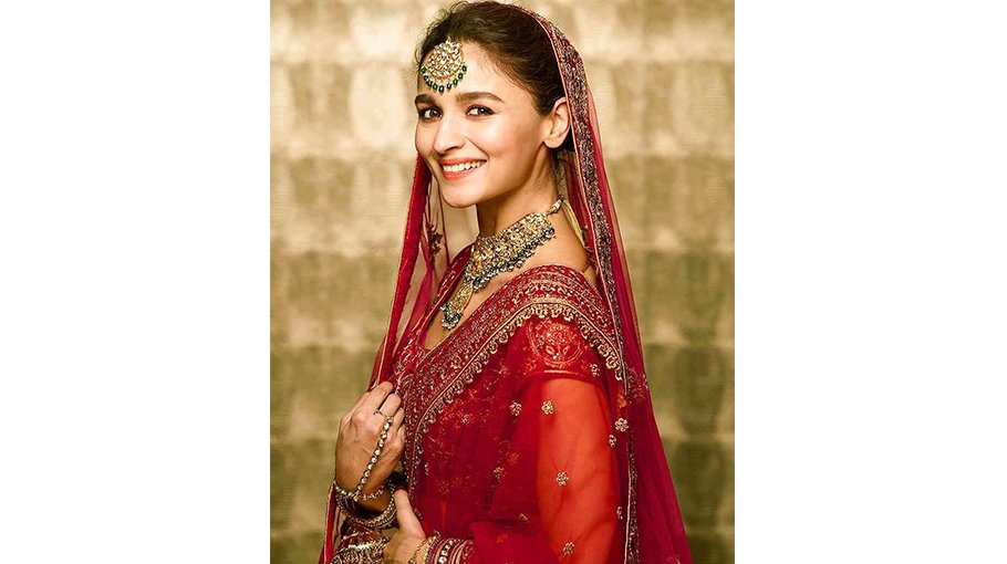 Alia, Ranbir to tie knot in mid-April