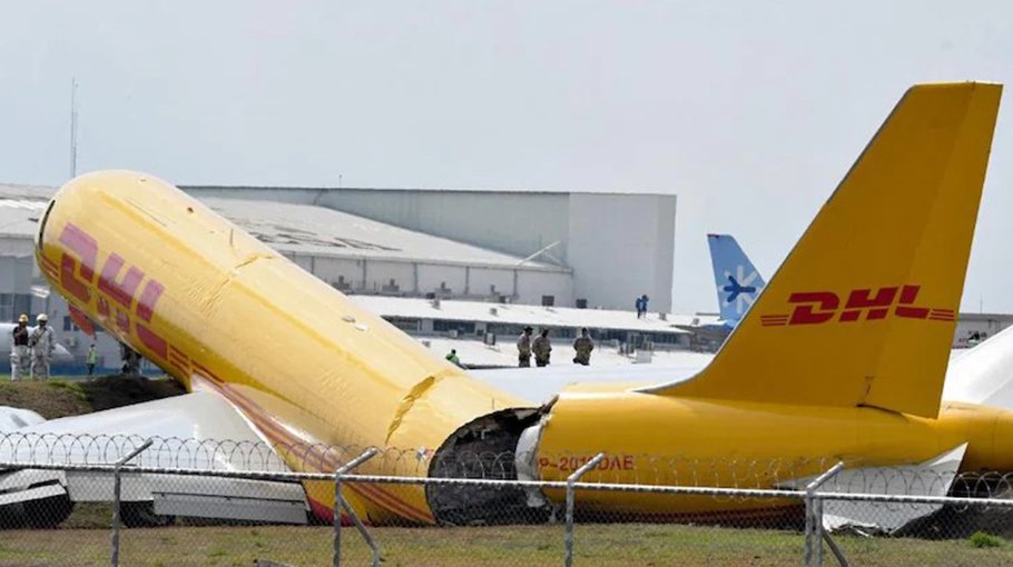 Cargo plane breaks in two during emergency landing in Costa Rica