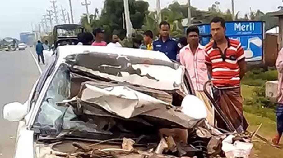 Father-son among 4 killed in road accidents in 3 dists