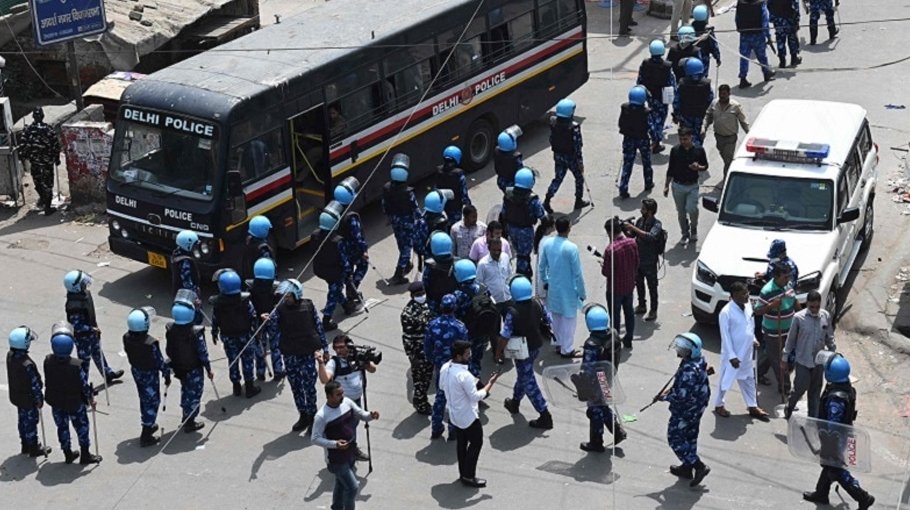 Indian police arrest 14 after religious clashes in New Delhi