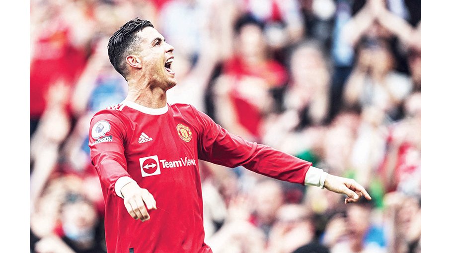 Ronaldo hat-trick saves Man Utd 