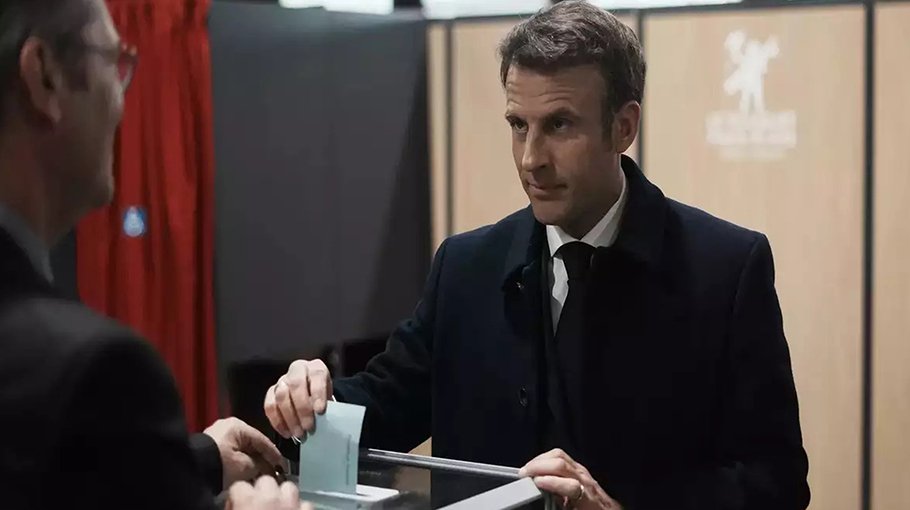 French govt to resign if Macron wins: PM