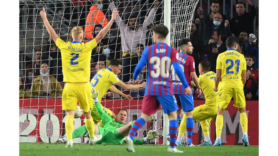 Barca’s top-four finish in danger after shock defeat by Cadiz