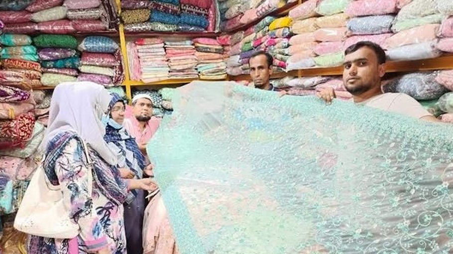 Eid shopping gets momentum in Joypurhat