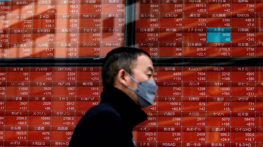 Asian markets sink as traders fret over global outlook
