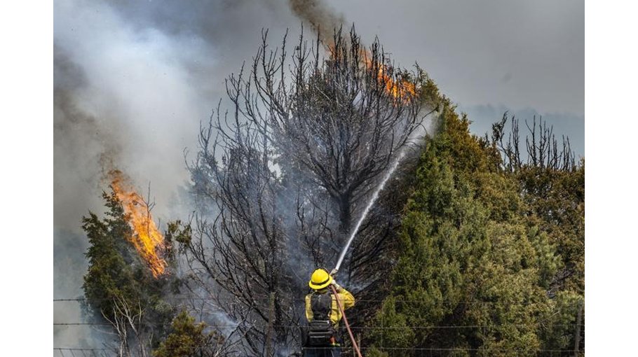 New Mexico residents brace for extreme wildfire conditions