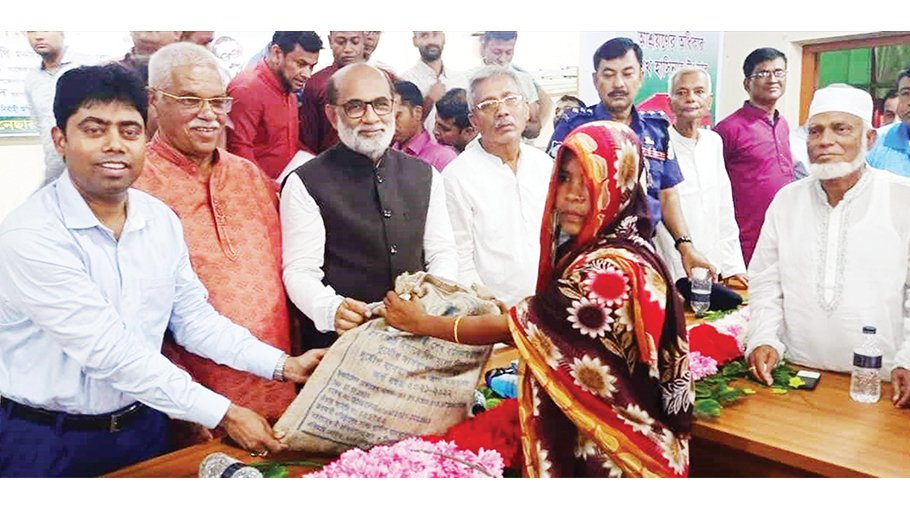 ‘PM implementing various projects to make women self-reliant’