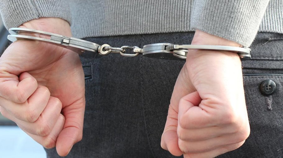 One nabbed for stealing money from bank