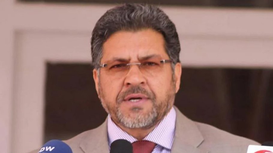 Former Afghan minister returns to Kabul at Taliban invitation
