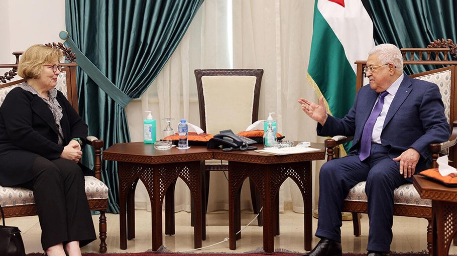 Palestinian president hosts US delegation in Ramallah