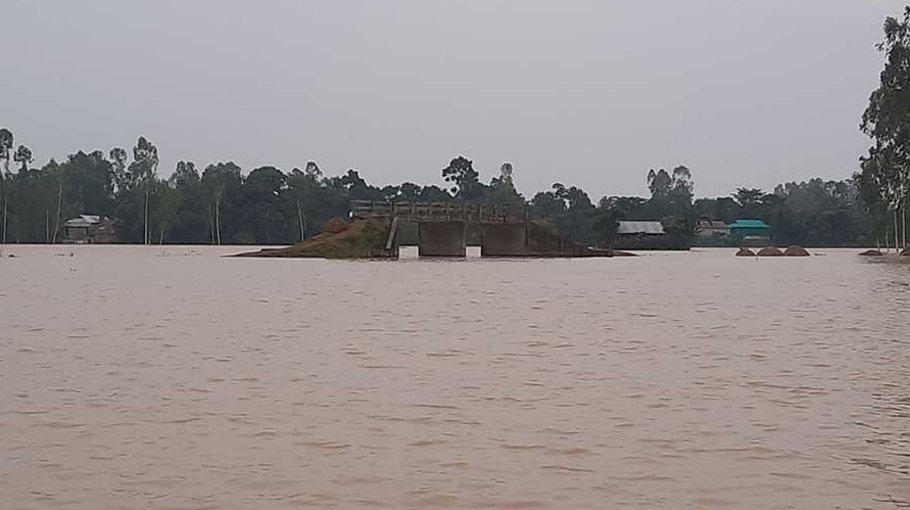 35,000 people marooned as flash flood hits Kurigram