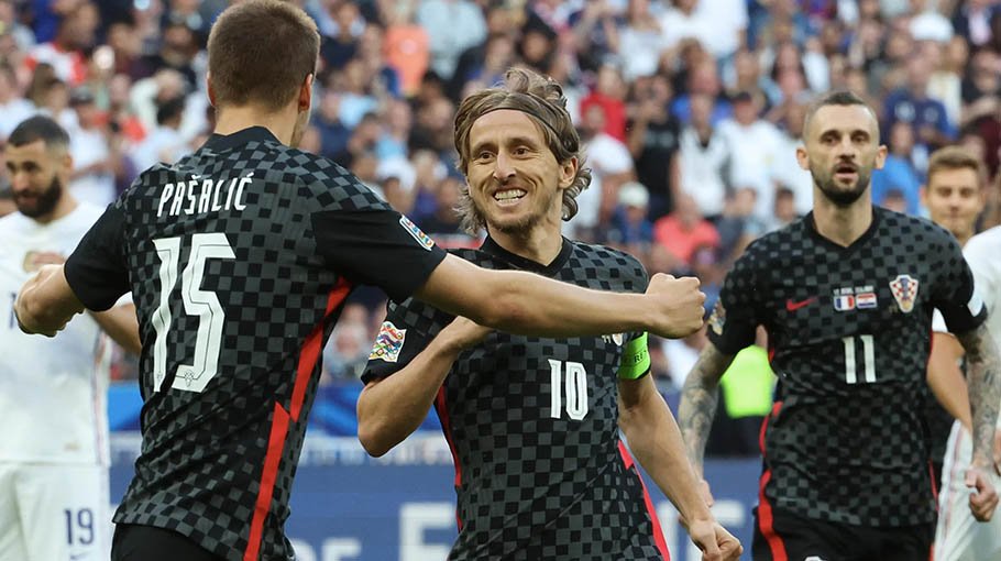 Majestic Modric gives Croatia victory in France
