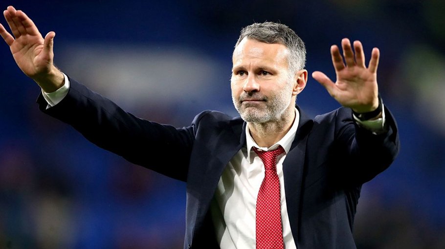 Giggs steps down as Wales coach