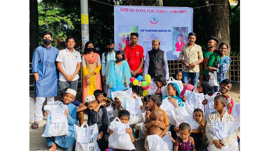 Food items distributed among street children during Eid