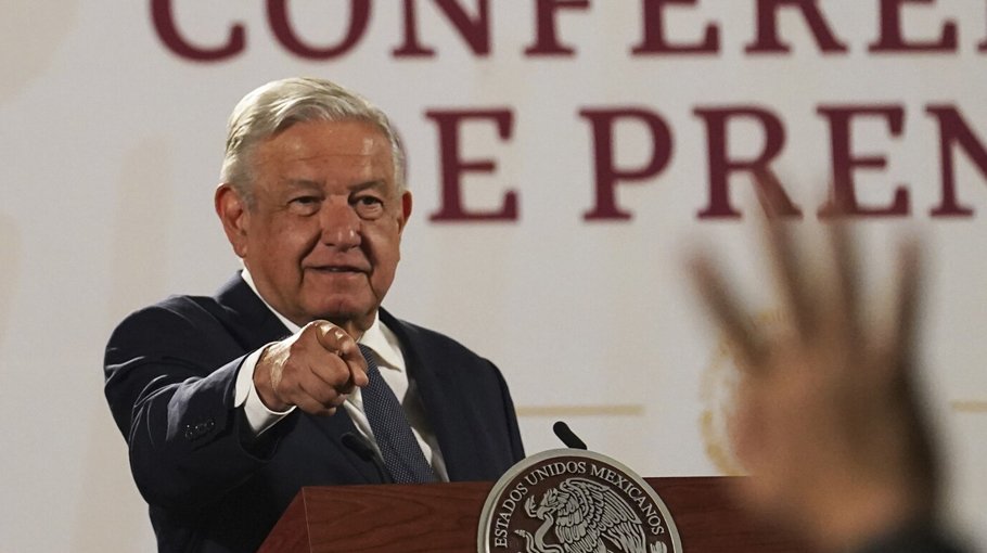 Mexican journalist complains to president of threats