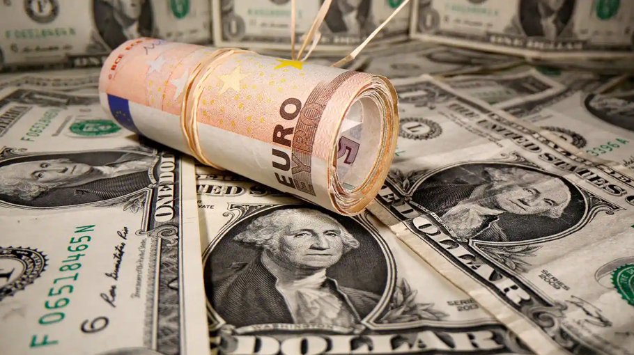 India’s forex reserves fall by $7.5b to $572.7b 
