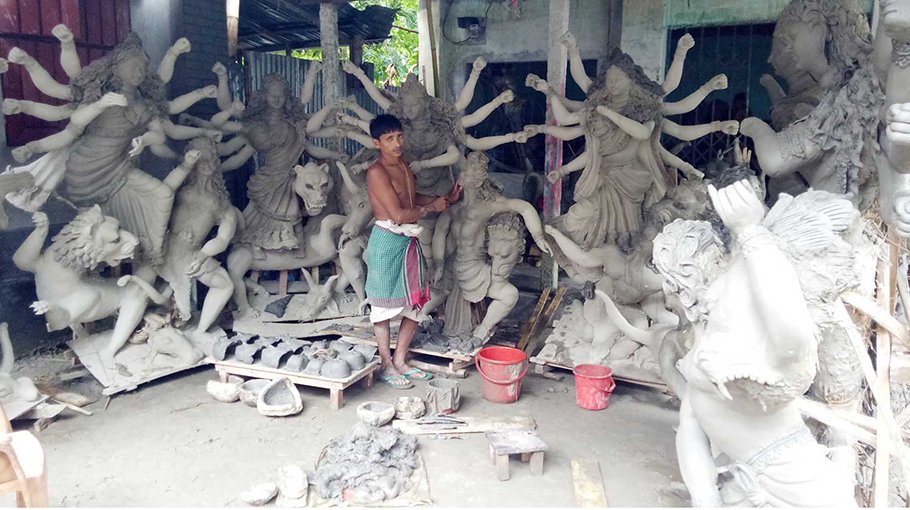 Idol makers busy ahead of Durga Puja in Kurigram