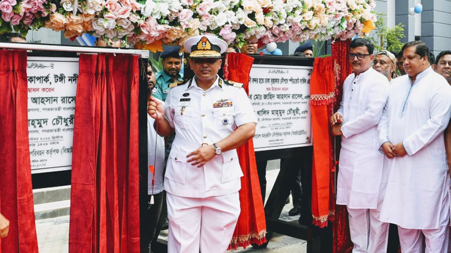 Dhaka circular  speedboat service launched