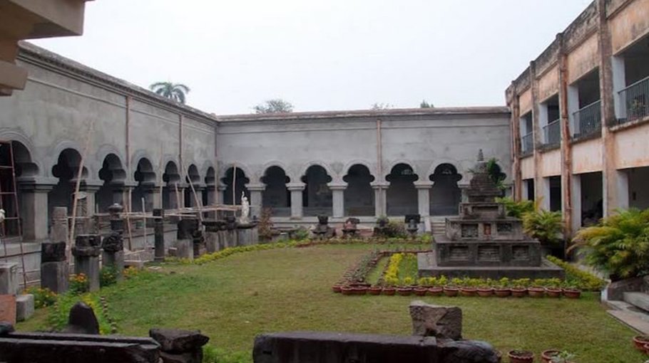 Varendra Research Museum displays archaeological artefacts