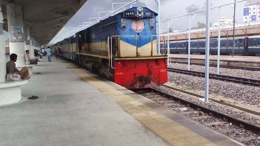  Railway Police detains molom party men from Laksam rly station