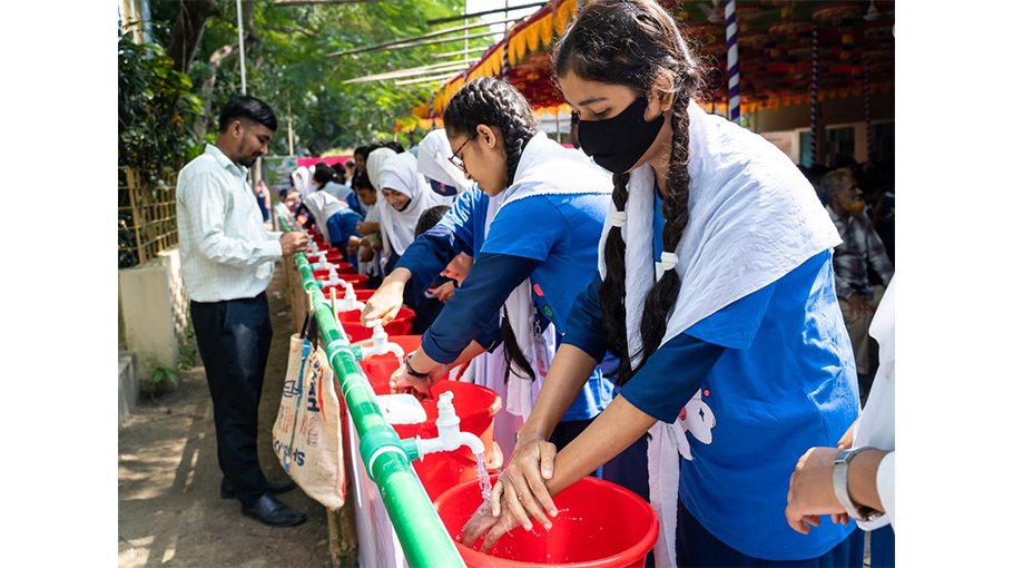 Rosatom celebrates Global Handwashing Day with students at Ishwardi