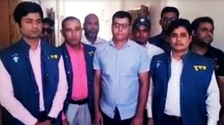 Education office assistant detained with bribe