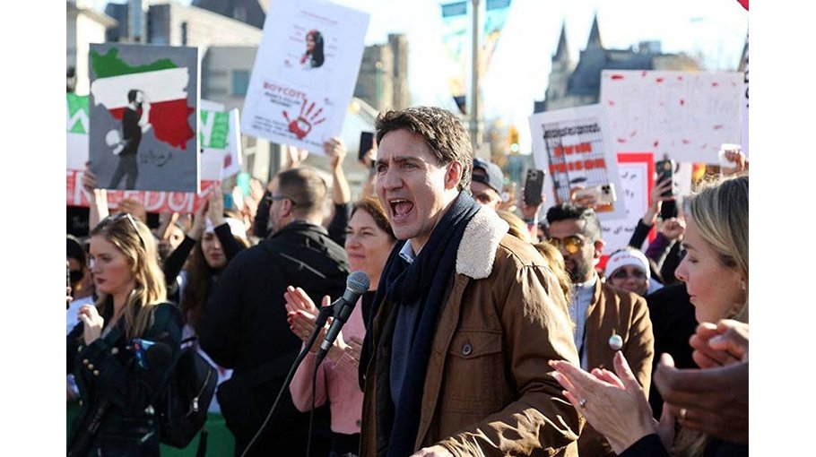 Trudeau joins demonstrators in support of Iran protests