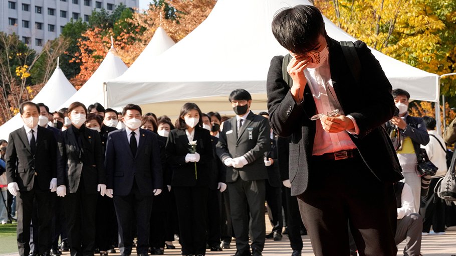 South Korea probes Halloween crowd surge as nation mourns