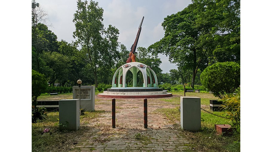 ‘Muktobangla’ sculpture of IU most commemorative 