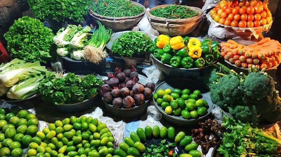 Khulna farmers busy with winter veg cultivation